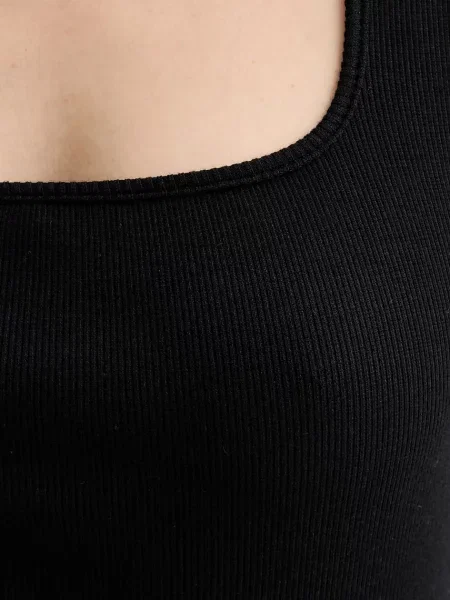 Топ Muuv черный