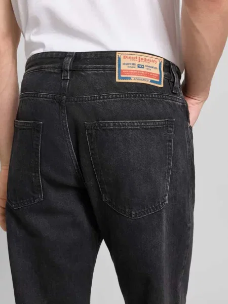 Jeansy o kroju loose fit z dodatkiem lyocellu Diesel czarne
