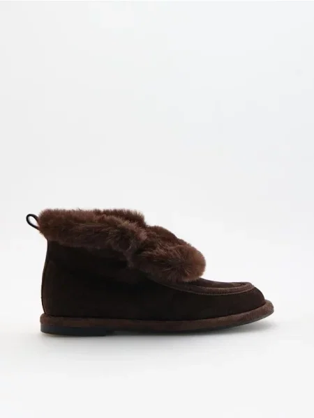 Reserved Botine din materiale combinate maro-închis maro