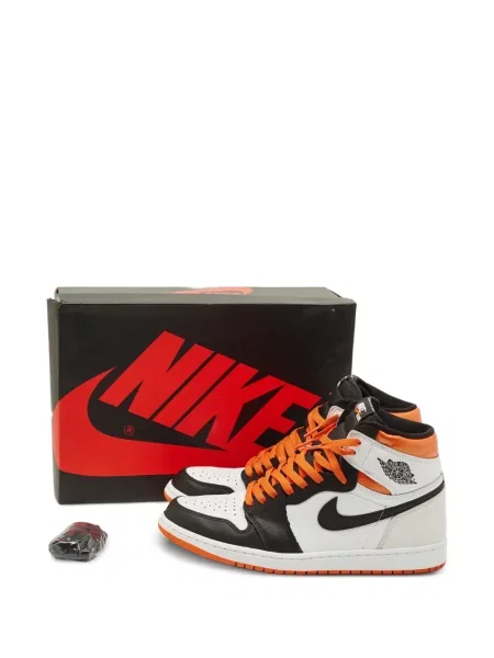Retro sneaker Jordan Air Jordan 1 narancsszínű