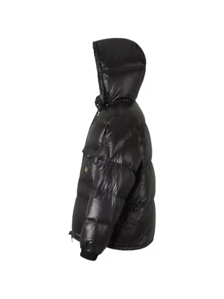 Къс пухено яке Moncler с качулка черно