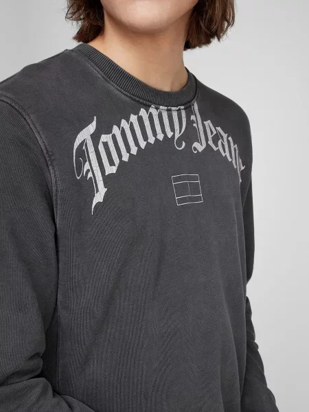 Свитшот Tommy Jeans в стиле гранж серый