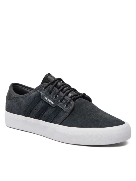 Čevlji adidas Seeley Xt Carbon/Cblack/Ftwwht črna