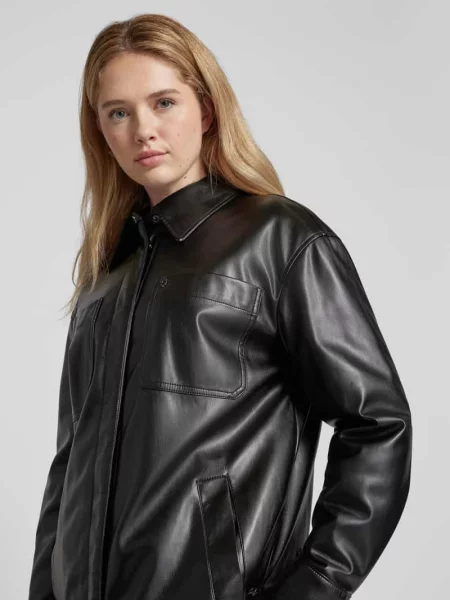 Bluzka koszulowa z imitacji skóry model ‘MAREVA’ Guess czarna