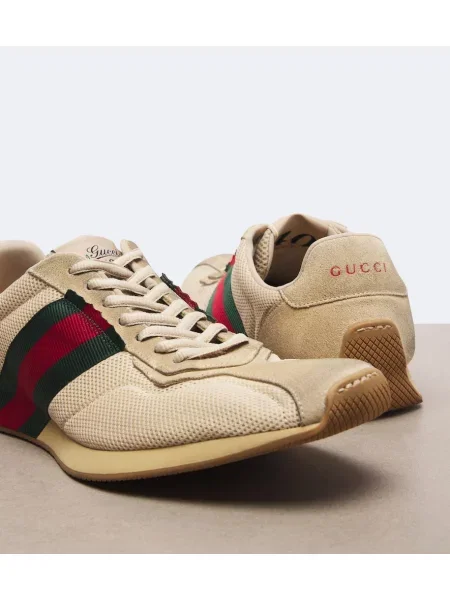 Sneakerși Gucci din piele de căprioară bej