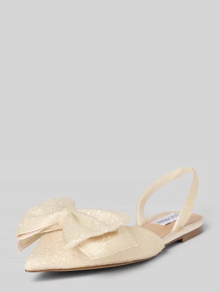 Baleriny w stylu slingback model Cardi' Steve Madden białe