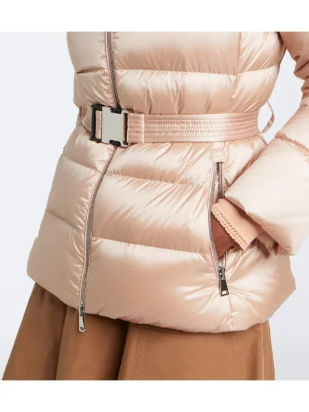 Geacă cu puf Moncler din piele de oaie bej