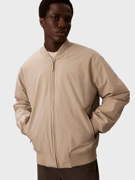 Бомбер Calvin Klein бежевий