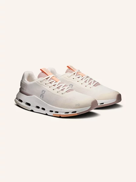 On Sneakersy Cloudnova Form 2 beige białe