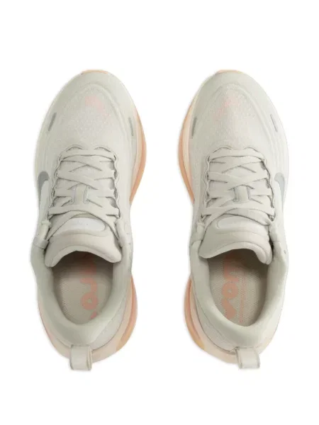 Sneakerși Nike Vomero cu model leopard din piele de căprioară roșu