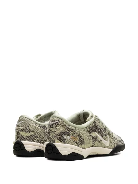 Маратонки Nike Vomero розово