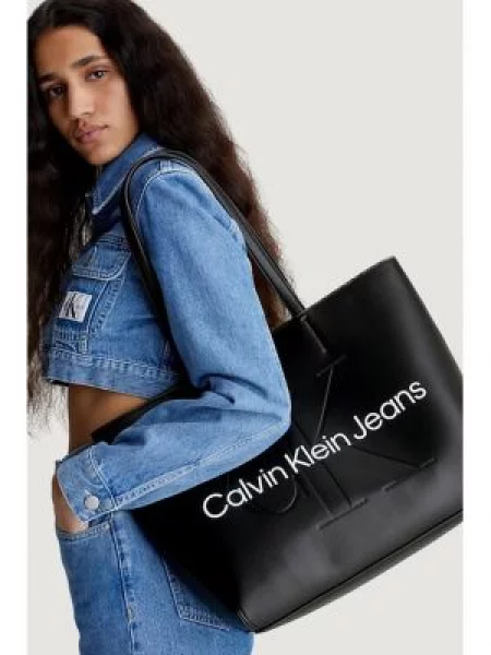 Calvin Klein Jeans Torba SCULPTED MONO crna