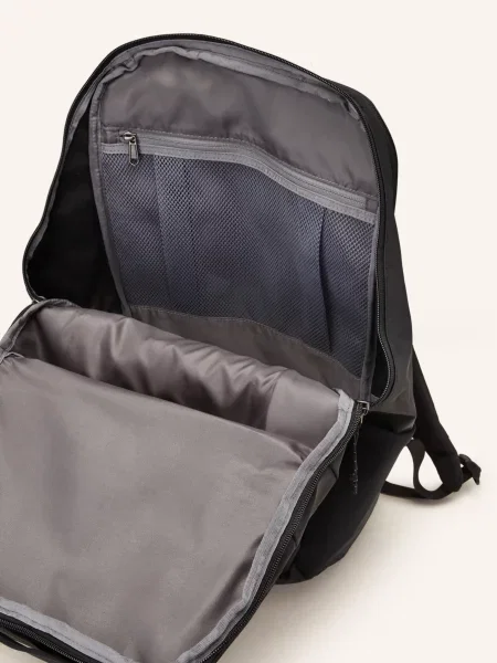 Patagonia Batoh Black Hole® 32 L S Přihrádkou Na Notebook černá
