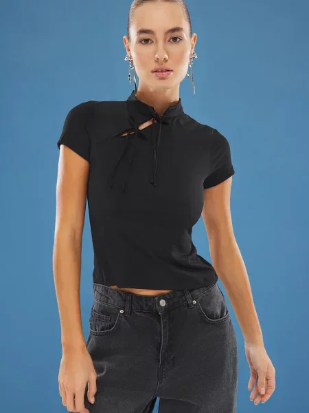 Trendyol Bluză negru