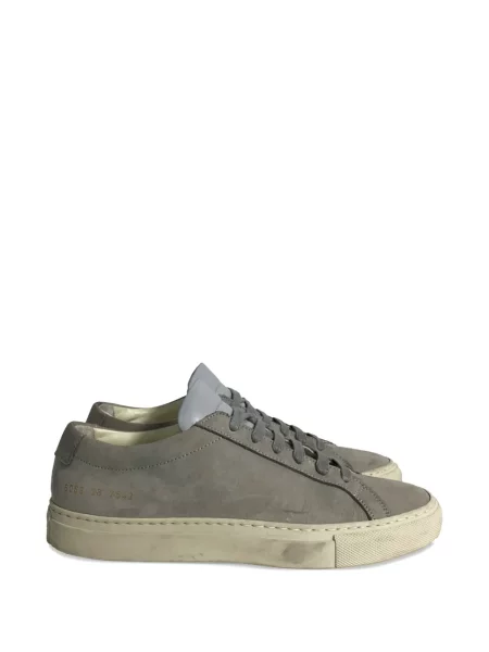 Sneakerși Common Projects cu șireturi din piele de căprioară gri