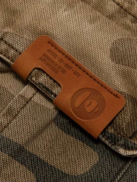 Pantaloni Aape By A Bathing Ape cu model camuflaj