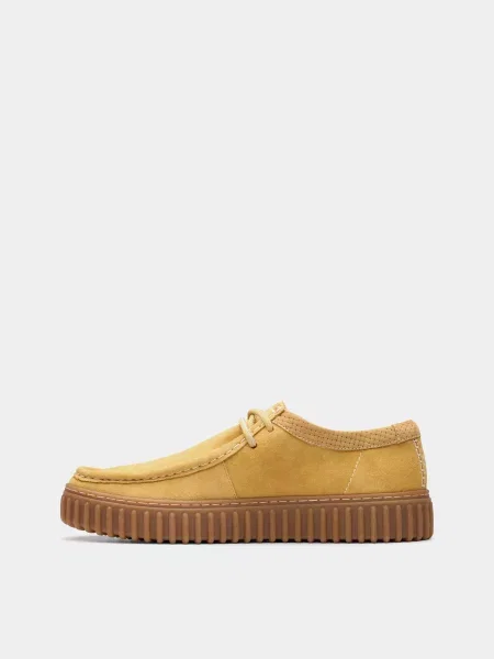 Замшевые ботинки Clarks золотые
