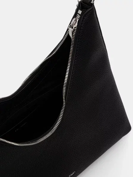 Táska Calvin Klein Emblem Hw Pebble Shoulder Bag fekete