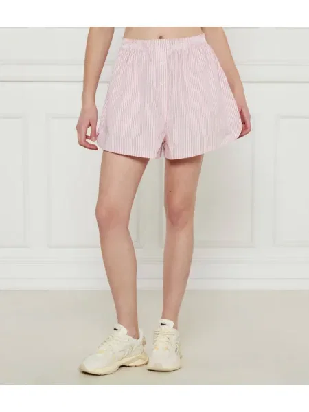 Lacoste Pantaloni scurți roz