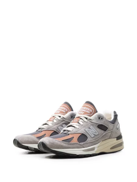 Sneakerși New Balance cu șireturi din dantelă gri