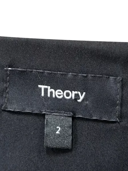 Костюм мини рокля Theory с V-образно деколте от креп черно