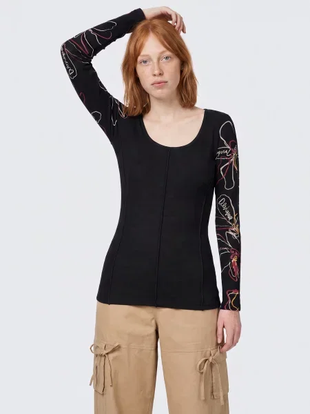 Ruha Desigual fekete