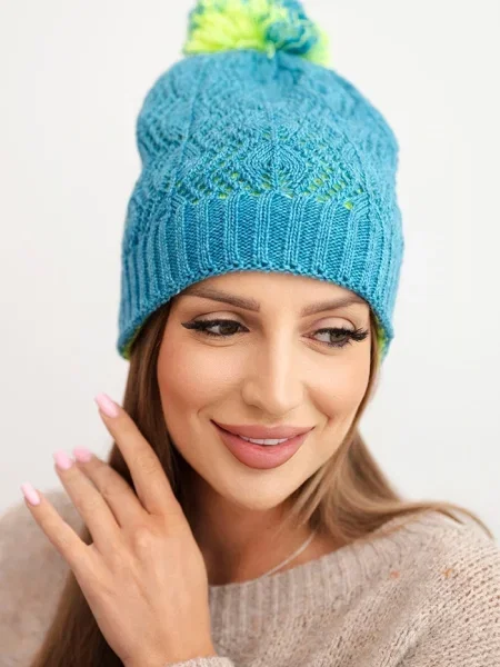 Căciulă Kesi de lână cu pompoane