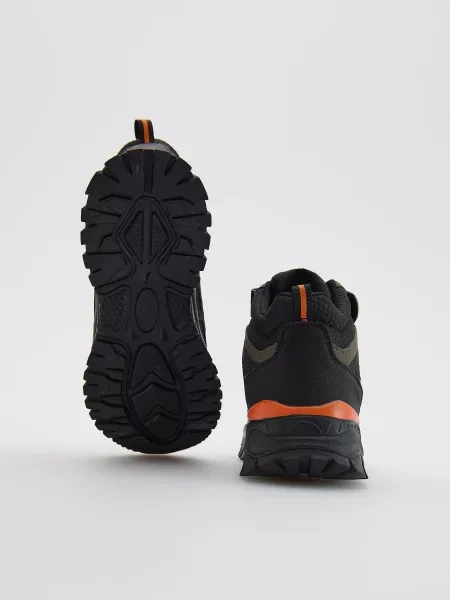 Водонепроницаемые треккинговые ботинки Reserved черные