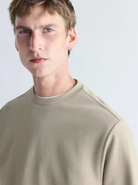Bluza regular fit Thermolite® jasny / pastelowy Mężczyzna S MANGO MAN szary