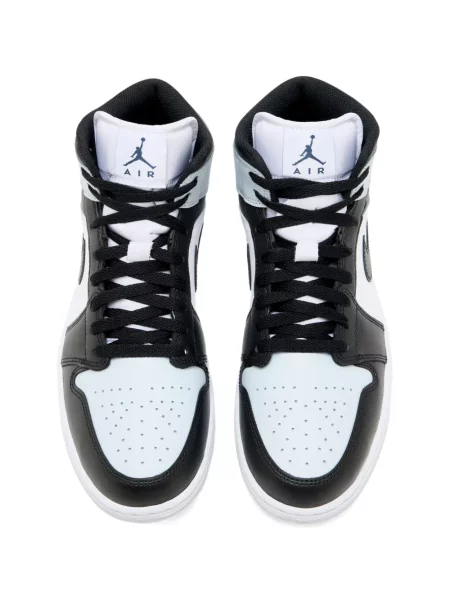 Pantaloni scurți Nike din piele de căprioară negru