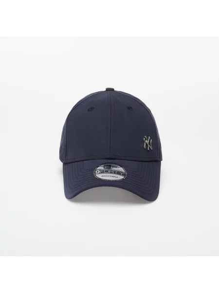 Шапка с козирки New Era с автограф