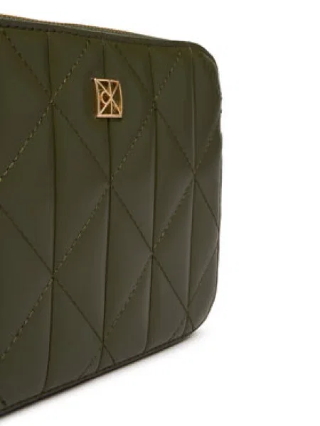 Calvin Klein Kabelka Quilted Double Zip Camera Bag Béžová zelená