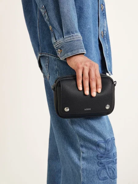 Loewe Kabelka Přes Rameno Pebble Small černá
