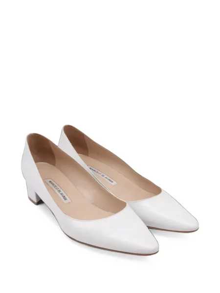 Pantofi cu toc Manolo Blahnik alb