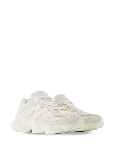 Sneakerși New Balance cu șireturi din dantelă alb