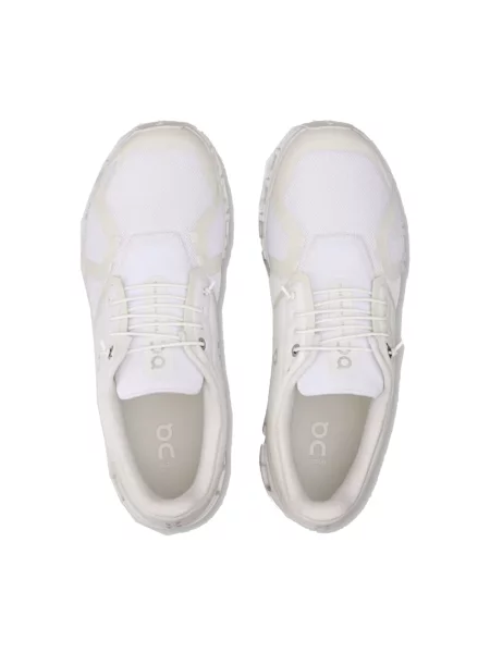 On sneakersy Cloud 6 białe