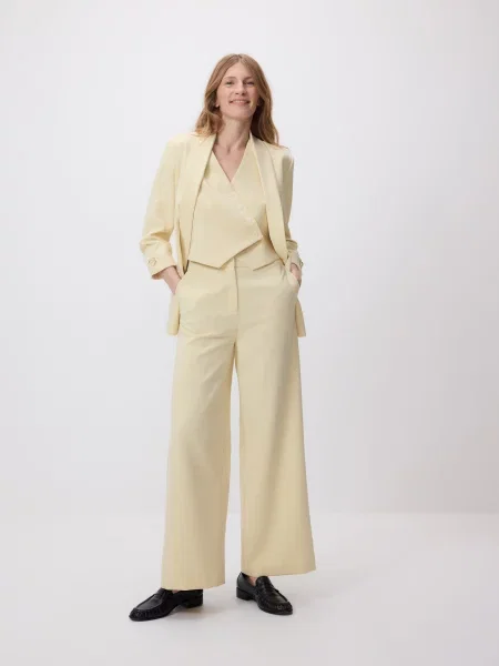 Reserved Асиметричний жилет для костюма світло-жовтий жовтий