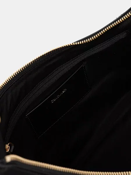 Calvin Klein Válltáskák fekete