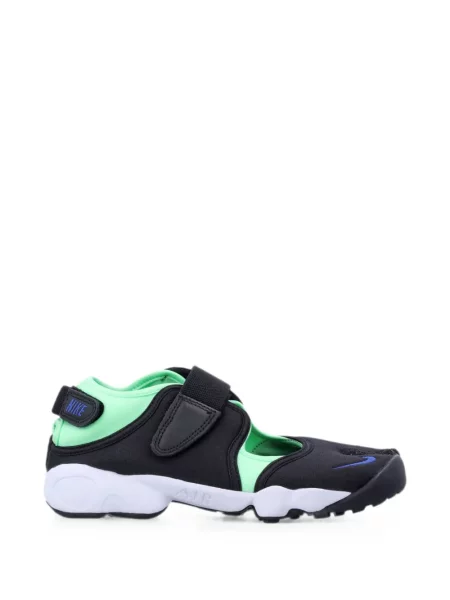 Φλοράλ μπλούζα Nike με απλικέ με ψηλή μέση μαύρο