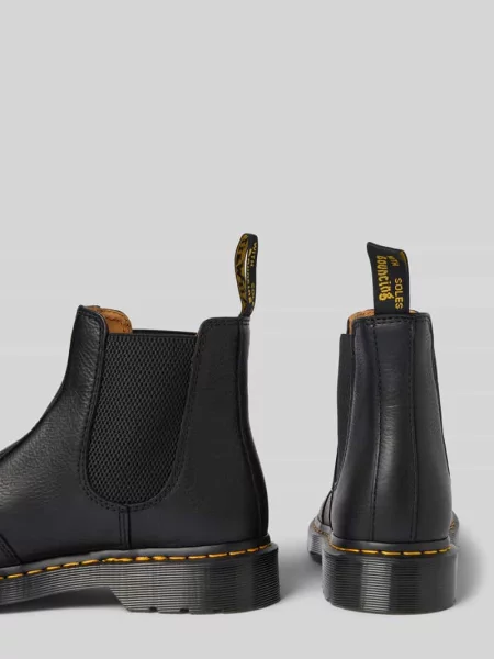 Buty chelsea ze skóry z ozdobnym szwem Dr. Martens czarne