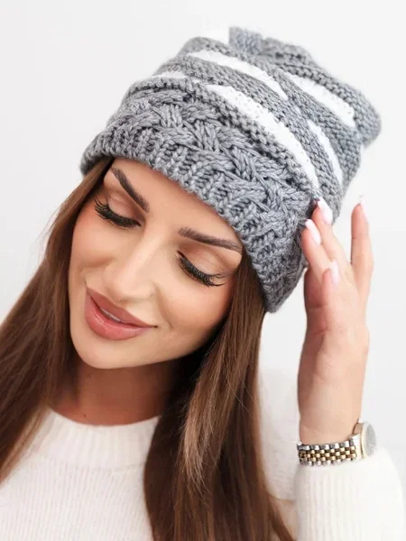 Căciulă Kesi de lână cu dungi alb