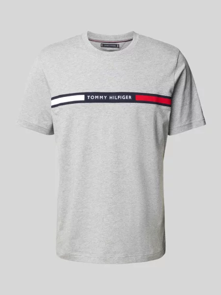 T-shirt o kroju regular fit z wyhaftowanym logo Tommy Hilfiger