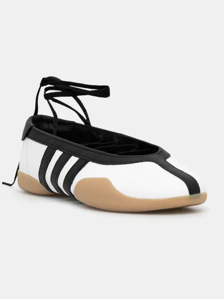 Baleríny adidas Originals Taekwondo Mei Balle bílá