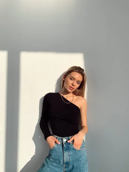 DARI CO Лонгслів чорний