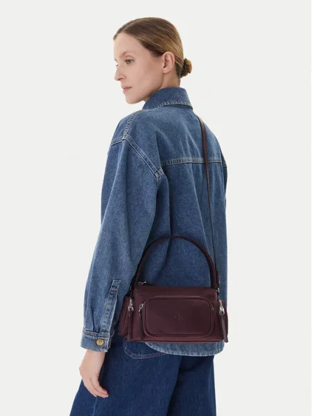 Calvin Klein Geantă Pocket Bag W/ Strap Vișiniu violet