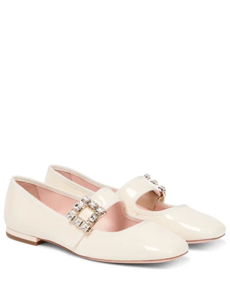 Balerini Roger Vivier din piele de lac alb