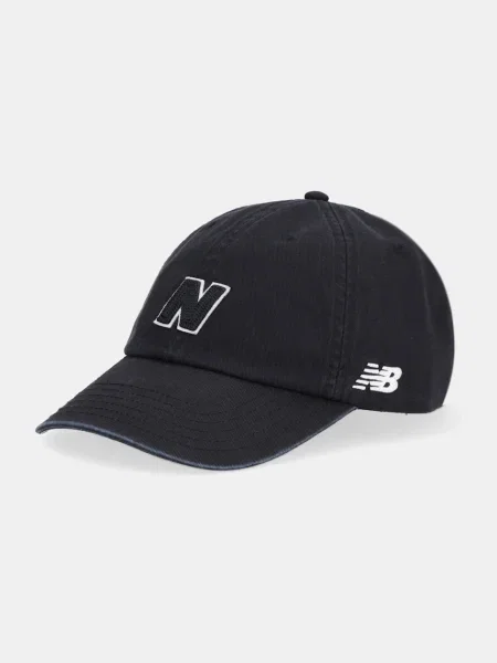 Шапка с козирка New Balance черно