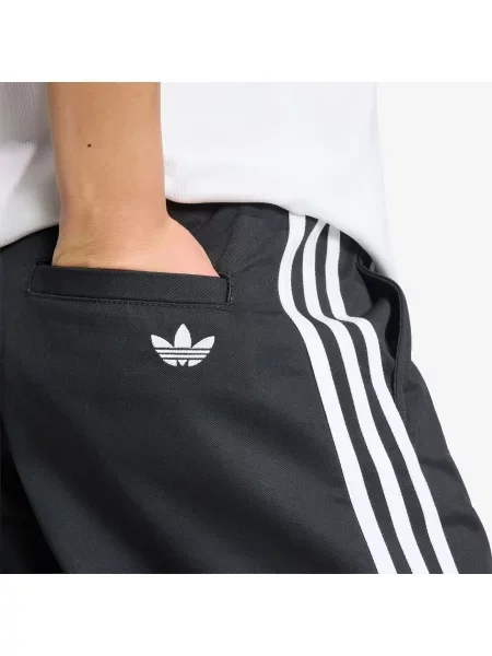 Hlače Adidas Originals črna