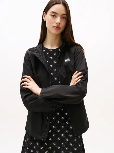 Tommy Jeans Prechodná bunda sivá / čierna biela
