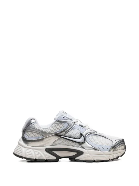 Маратонки Nike бяло
